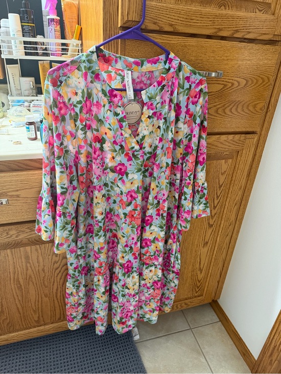 Scarlett Dresses & Skirts - Scarlett Floral V-Neck Tunic in Pink, Green & White